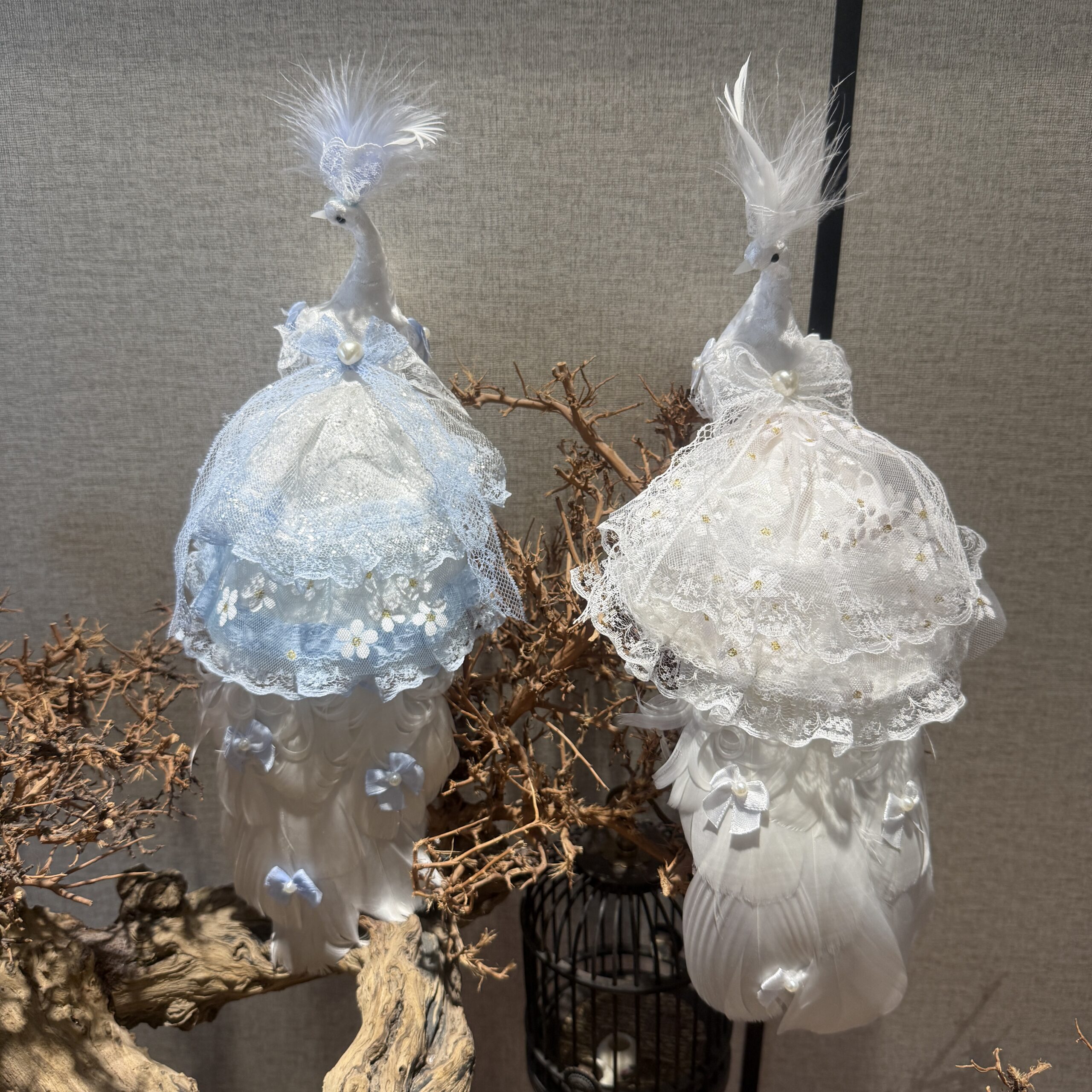 Blue white peacock ring clip display set